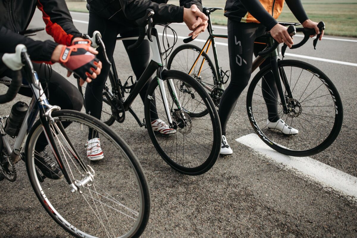 équipements essentiels rouler casque vélo vérifier